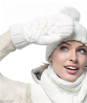 Tranh cô gái trẻ xinh đẹp treo spa mã số SP5541