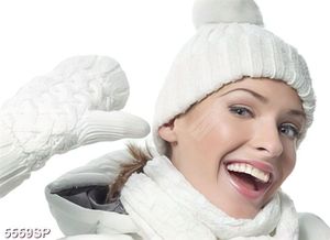 Tranh cô gái cười rạng rỡ SP5559