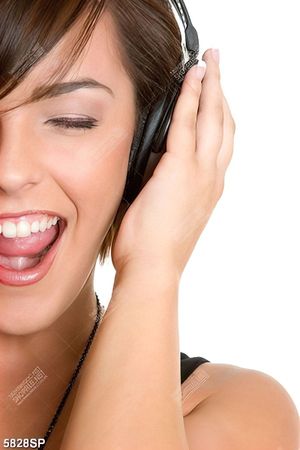 Tranh cô gái cười rạng rỡ