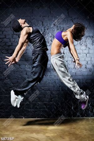 Tranh nhảy cặp đôi nhảy hiphop