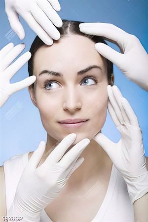 Tranh gương mặt cô gái trẻ SP5926