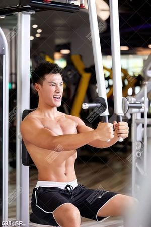Tranh chàng trai tập luyện thể thao