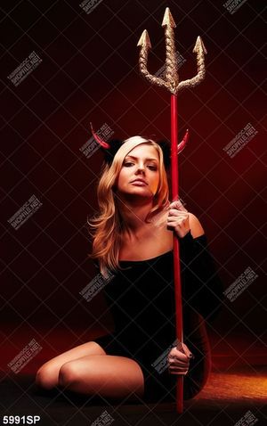 Tranh cô gái xinh đẹp SP5991