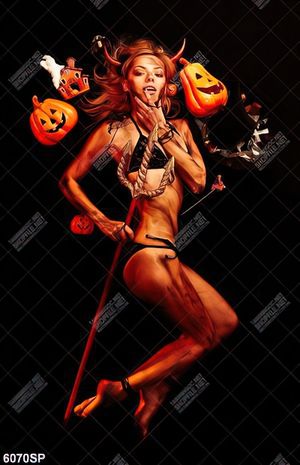 Tranh người mẫu hóa trang halloween SP6070
