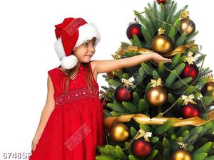 Tranh cô bé bên cây thông noel SP6748