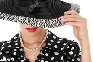Tranh cô gái tô son đỏ SP6861