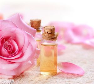 Tranh hoa hồng và tinh dầu