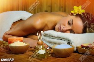 Tranh người đẹp nằm thư giãn SP6995