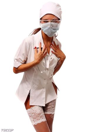 Tranh nữ bác sỹ gợi cảm