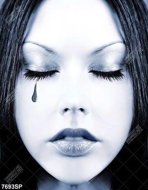 Tranh gương mặt cô gái
