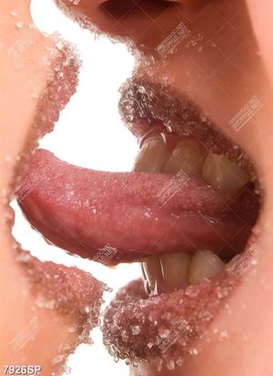 Tranh hai đôi môi ngọt ngào
