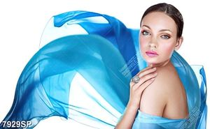 Tranh người đẹp mặc váy voan xanh
