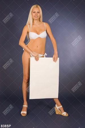 Tranh spa cô người mẫu mặc bikini tạo dáng với tấm bảng trắng