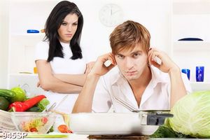 Tranh spa đôi trai gái giận dỗi trong nhà bếp