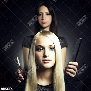 Tranh spa cô gái xinh đẹp với mái tóc vàng óng ả