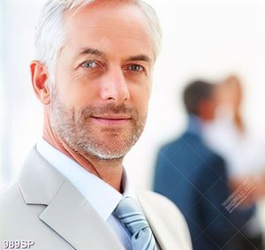 Tranh chân dung người đàn ông thành đạt treo tường spa