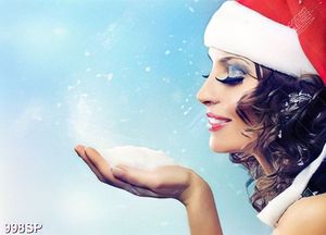 Tranh người mẫu trong trang phục noel cùng bông tuyết trắng