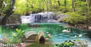 Tranh cảnh hồ nước bên cây cầu