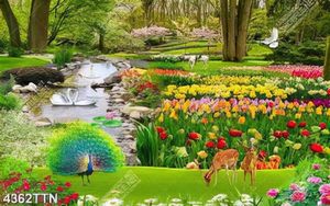Tranh phong cảnh vườn hoa tulip và chim công đẹp chất lượng cao