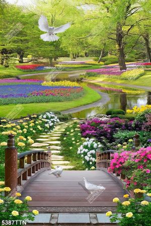 Tranh con đường hoa bên hồ nước nhỏ in uv