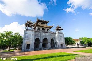 Tranh thắng cảnh Việt Nam thành cổ