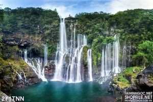 Tranh thiên nhiên thác nước trang trí treo tường